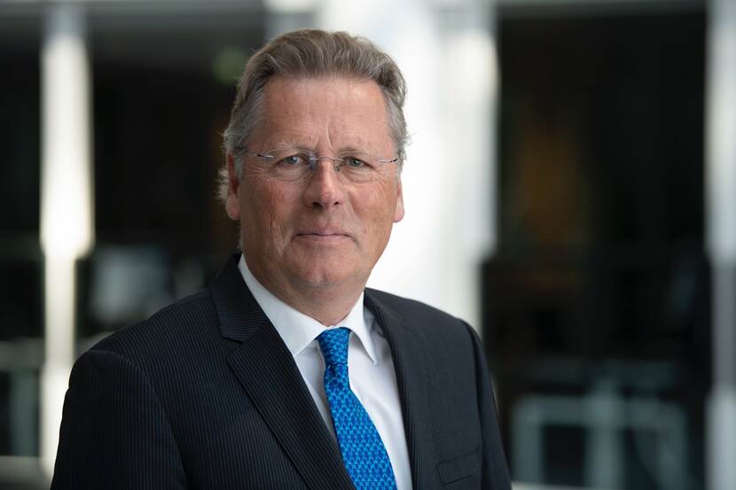Gedurende zijn carrière werkte Roderick van Schreven in verschillende functies bij de overheid en in het bedrijfsleven. Zo werkte hij als ambassadeur in Syrië, was hij directeur-generaal Buitenlandse Economische Betrekkingen bij het ministerie van Economische Zaken en werkte hij als directeur Marketing bij Lacoste.