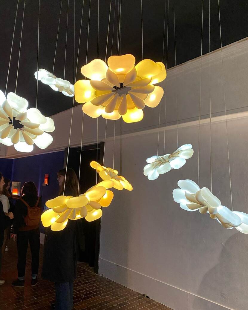 Dutch Design Week 2022 - Porseleinen lampen van Minoesch Beeldstro